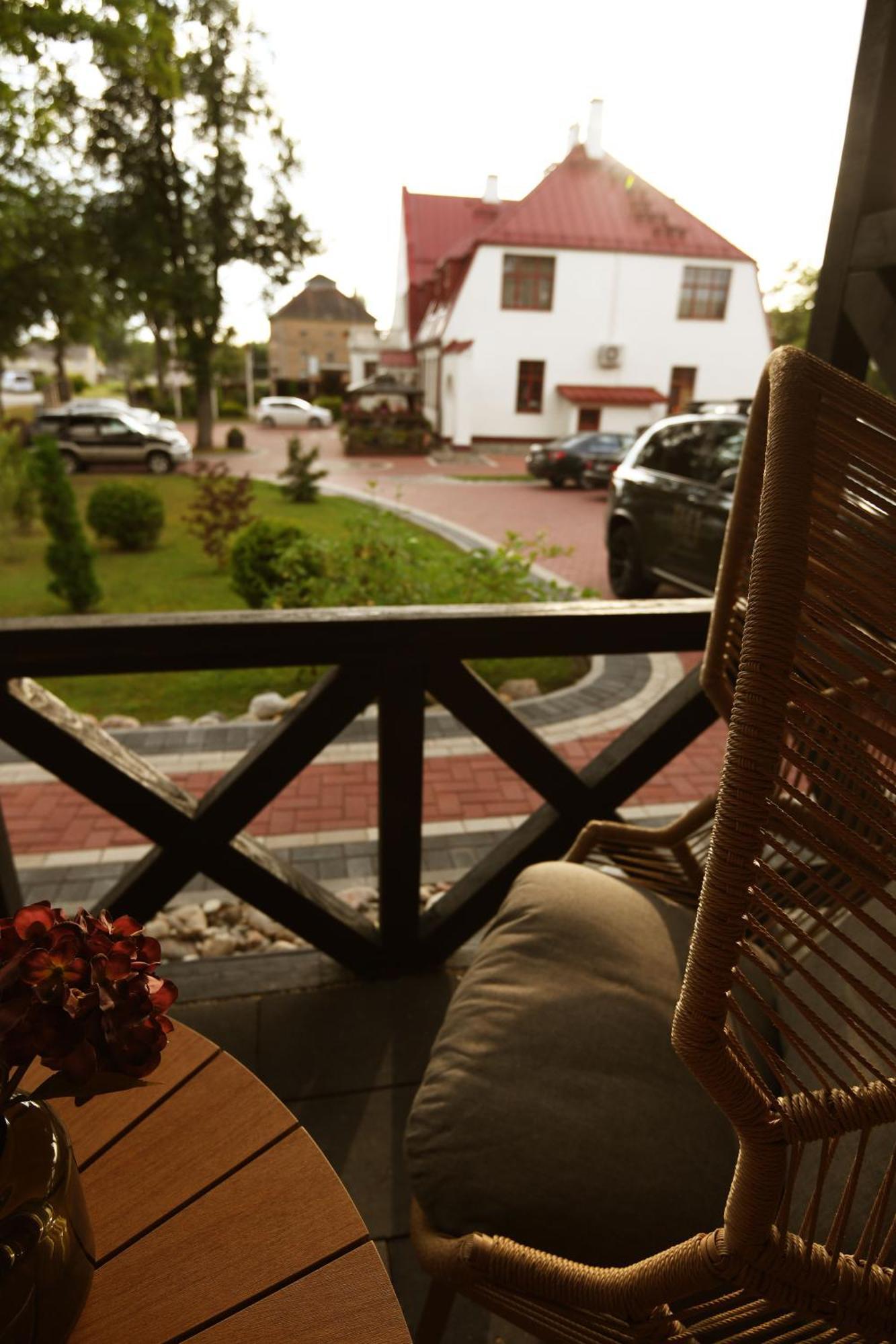 Bahnhofs hotel Alūksne Exterior foto